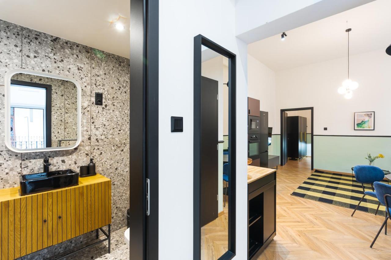 Luxury Peaceful Apartment By The St Stephen'S Basilica Budapest Kültér fotó