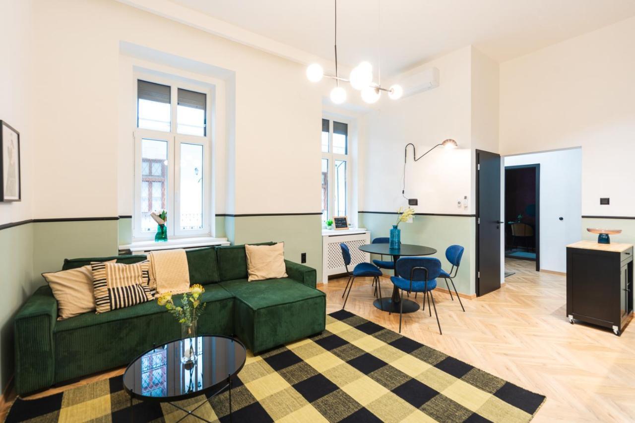 Luxury Peaceful Apartment By The St Stephen'S Basilica Budapest Kültér fotó