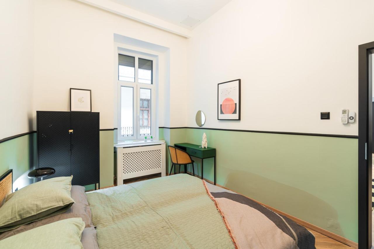 Luxury Peaceful Apartment By The St Stephen'S Basilica Budapest Kültér fotó