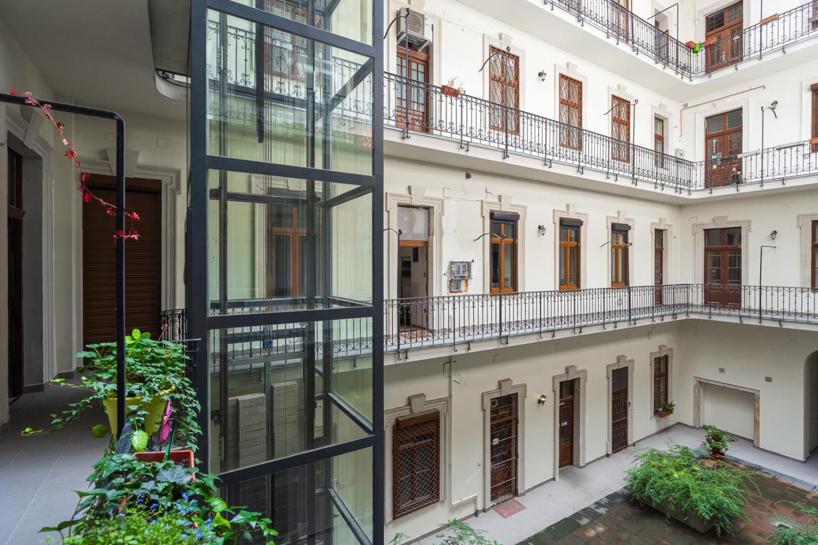 Luxury Peaceful Apartment By The St Stephen'S Basilica Budapest Kültér fotó